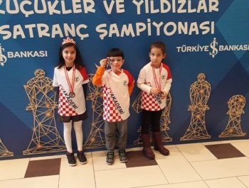 Merve, Sarp ve Selma Küçükler Satranç Milli Takım Havuzunda