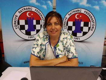 Kurucumuz Türkiye'nin ilk bayan Uluslararası Hakemi