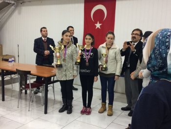 Başak Coşgun Ankara Kadınlar Satranç İl Birinciliği ikincisi