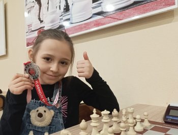 KARABÜK'TE MADALYALAR ZÜMRA NUR'A